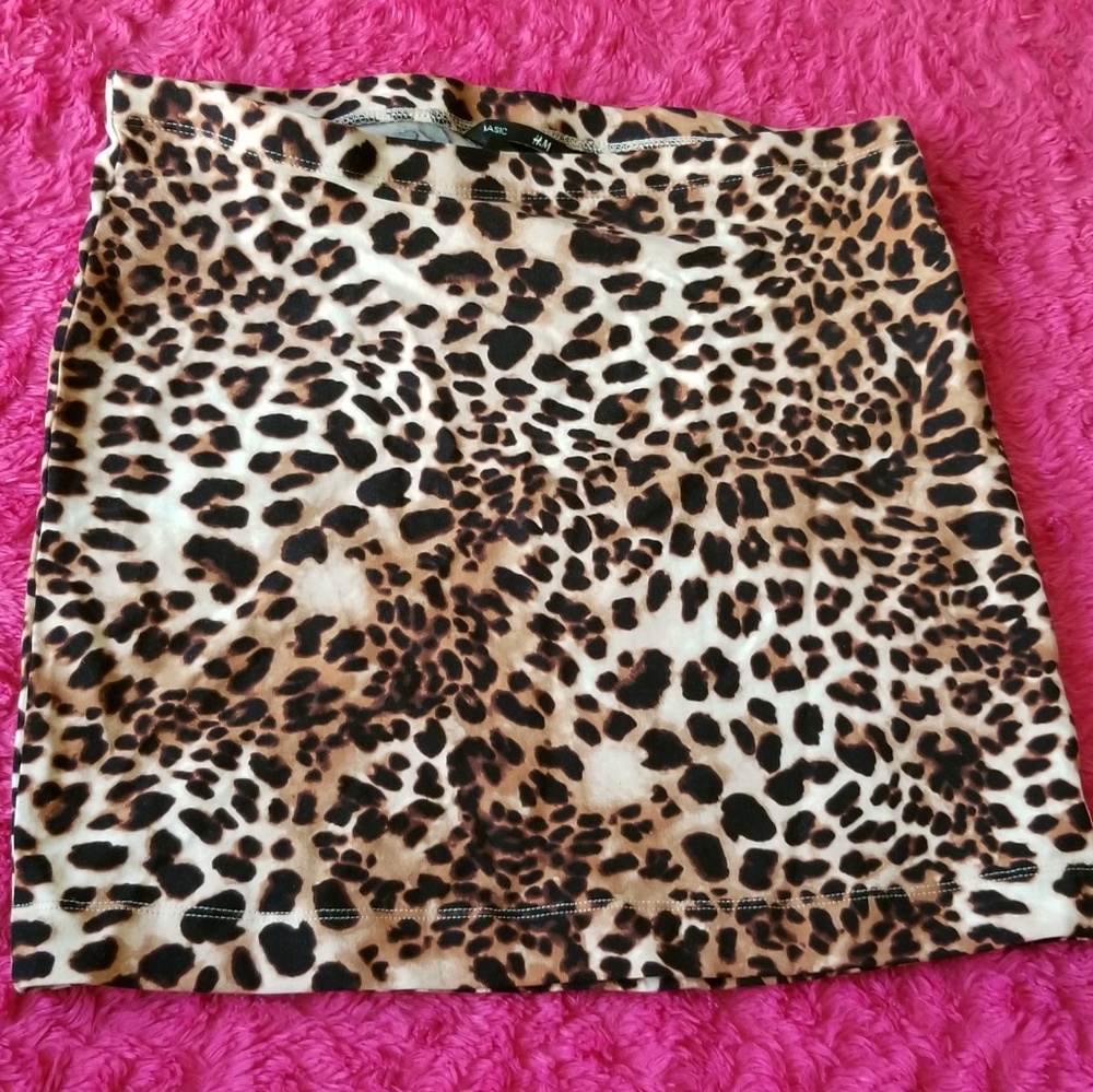 H&M Leopard Mini Skirt